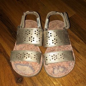 OshKosh toddler girls sandals Gold Sz 7
